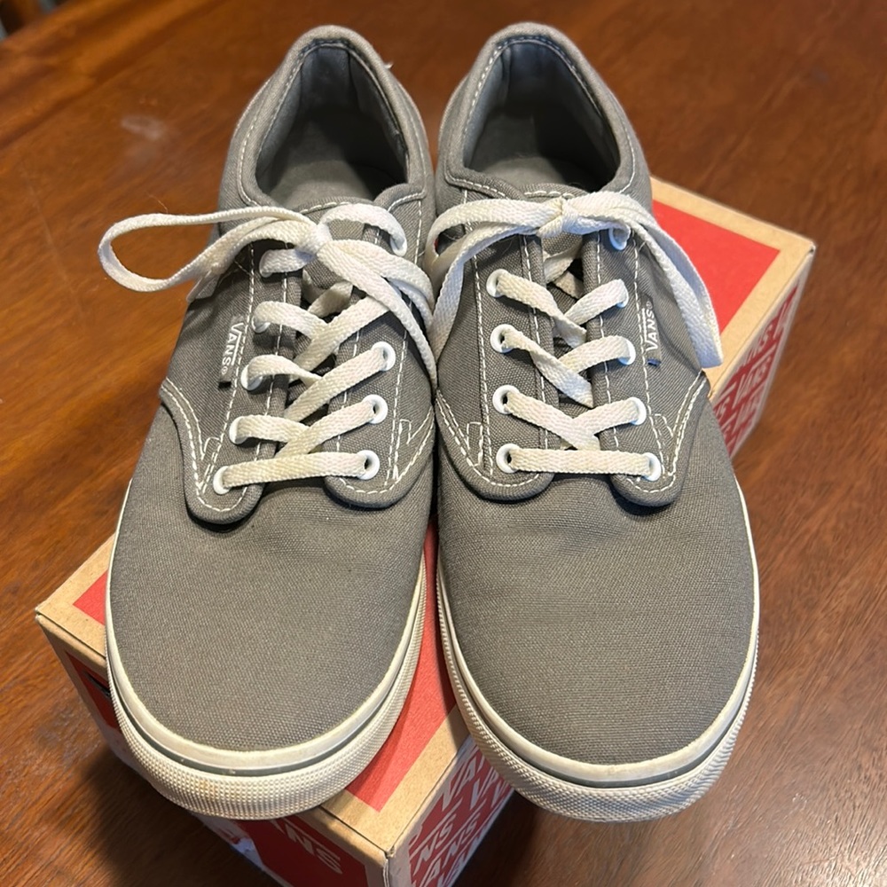 Vans size US 7.5 in women’s
